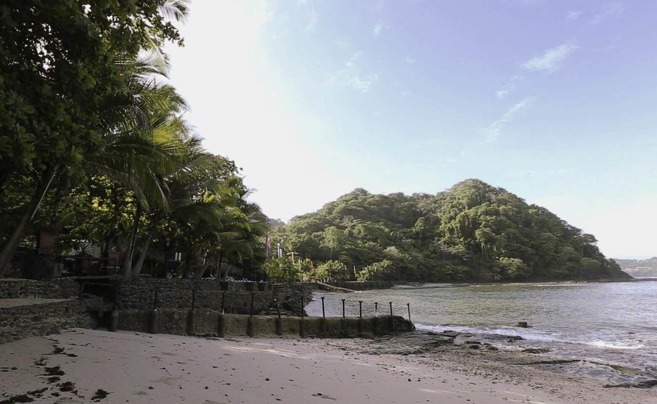 https://bt-photos.global.ssl.fastly.net/beaches/1280_boomver_1_B26043539-2.jpg