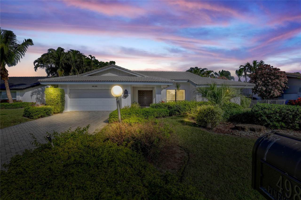 4989 Pineview Circle - Photo 1