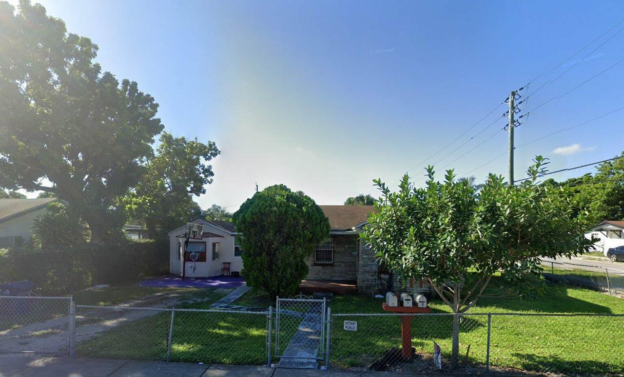 https://bt-photos.global.ssl.fastly.net/beaches/1280_boomver_1_B26044086-2.jpg
