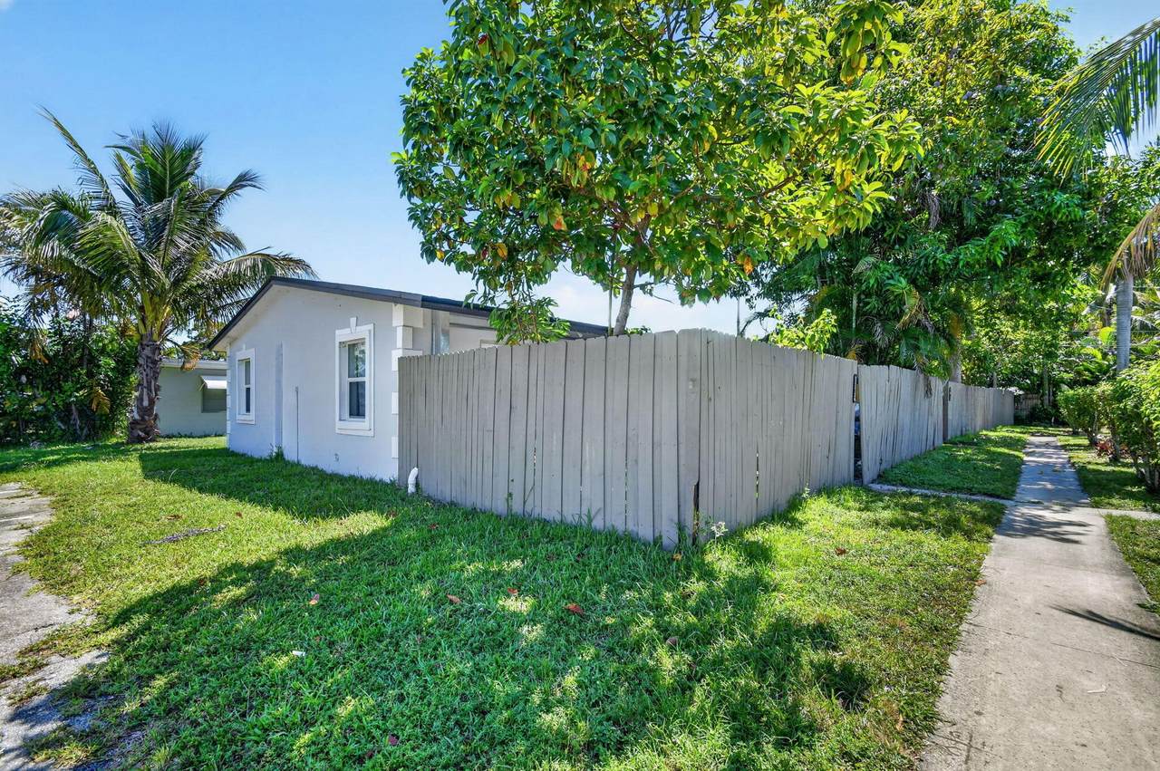3382 Rudolf Road - Photo 1