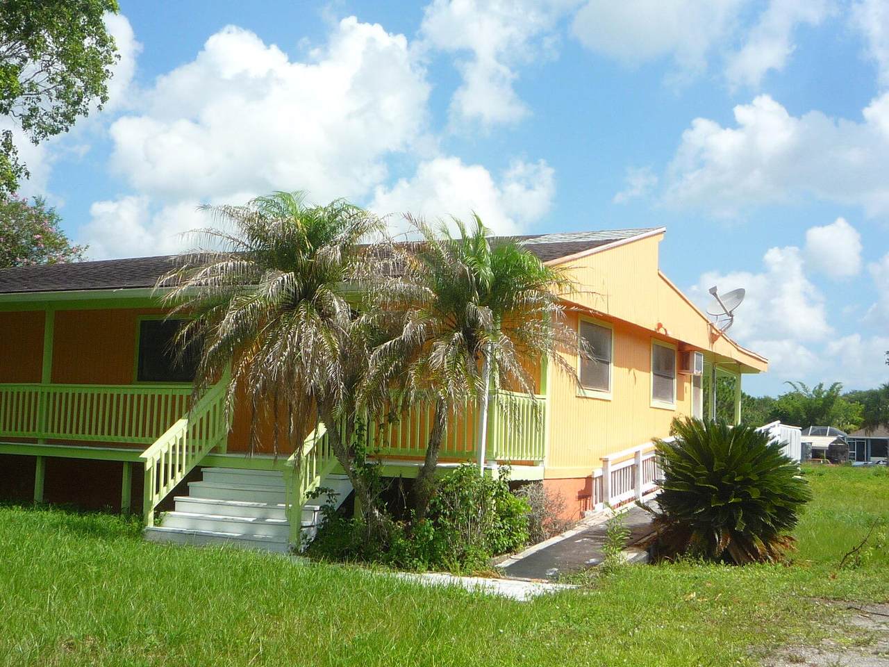 https://bt-photos.global.ssl.fastly.net/beaches/1280_boomver_1_B26045198-2.jpg