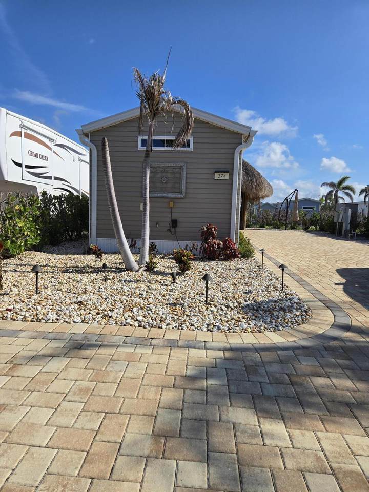 639 34th Trace - Photo 1