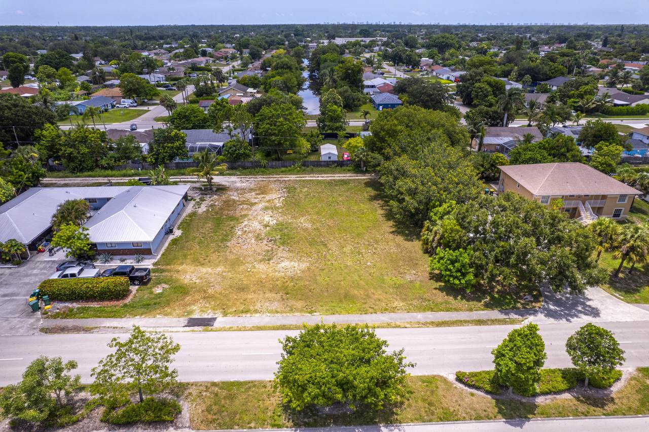 2171 Sunshine Boulevard - Photo 1