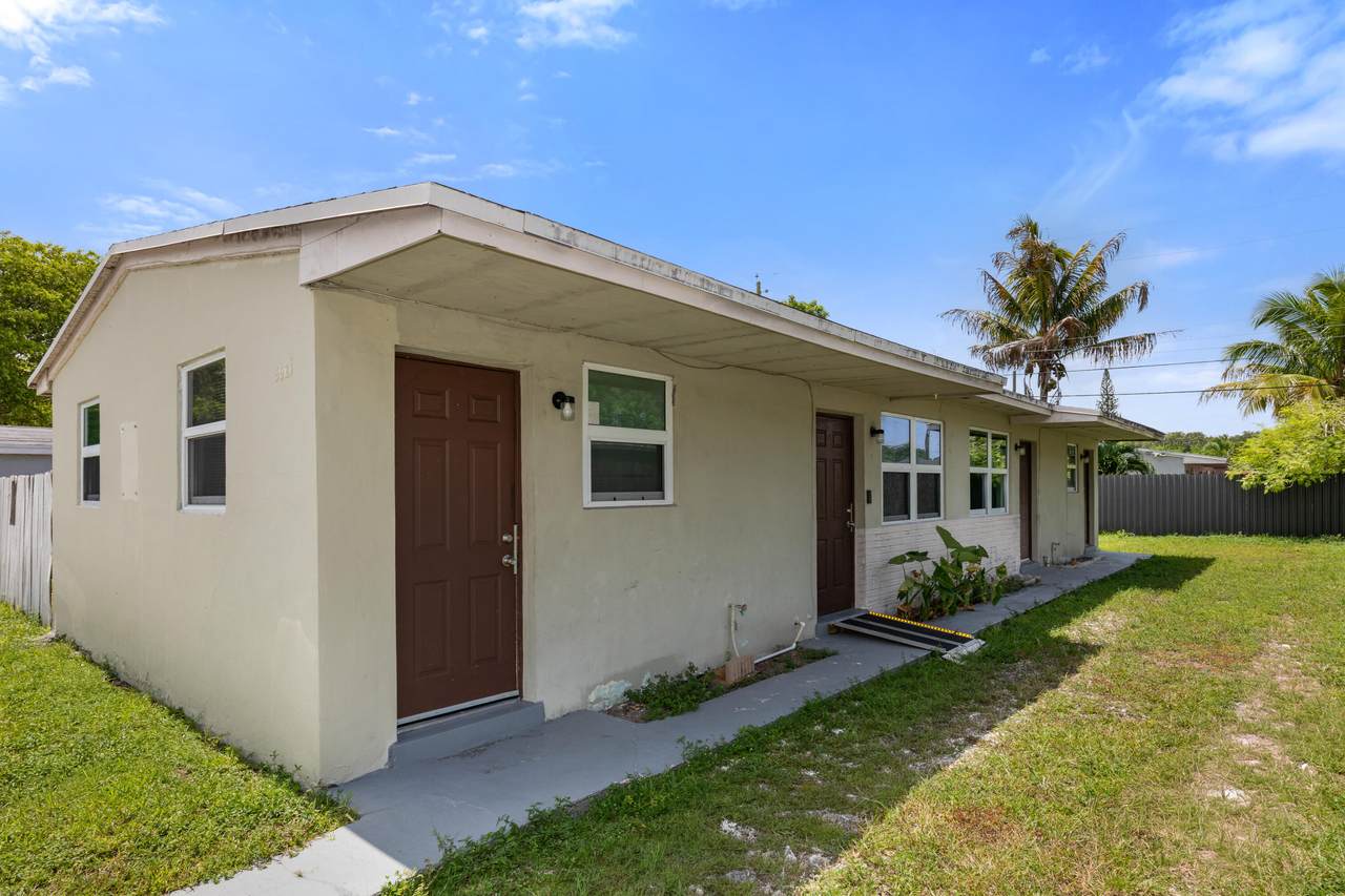 5521 34th Street - Photo 1