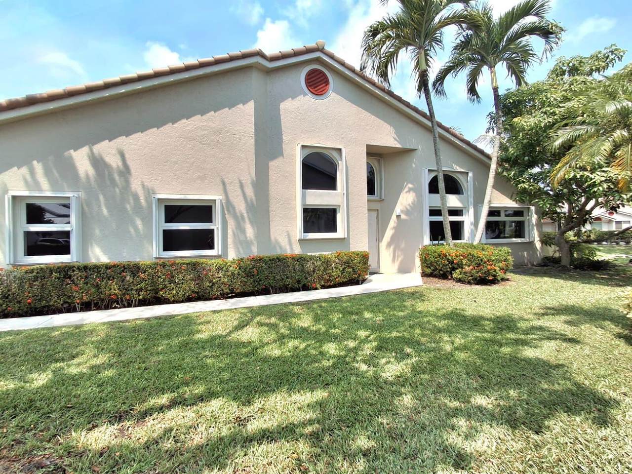 7400 Pinewalk Drive - Photo 1
