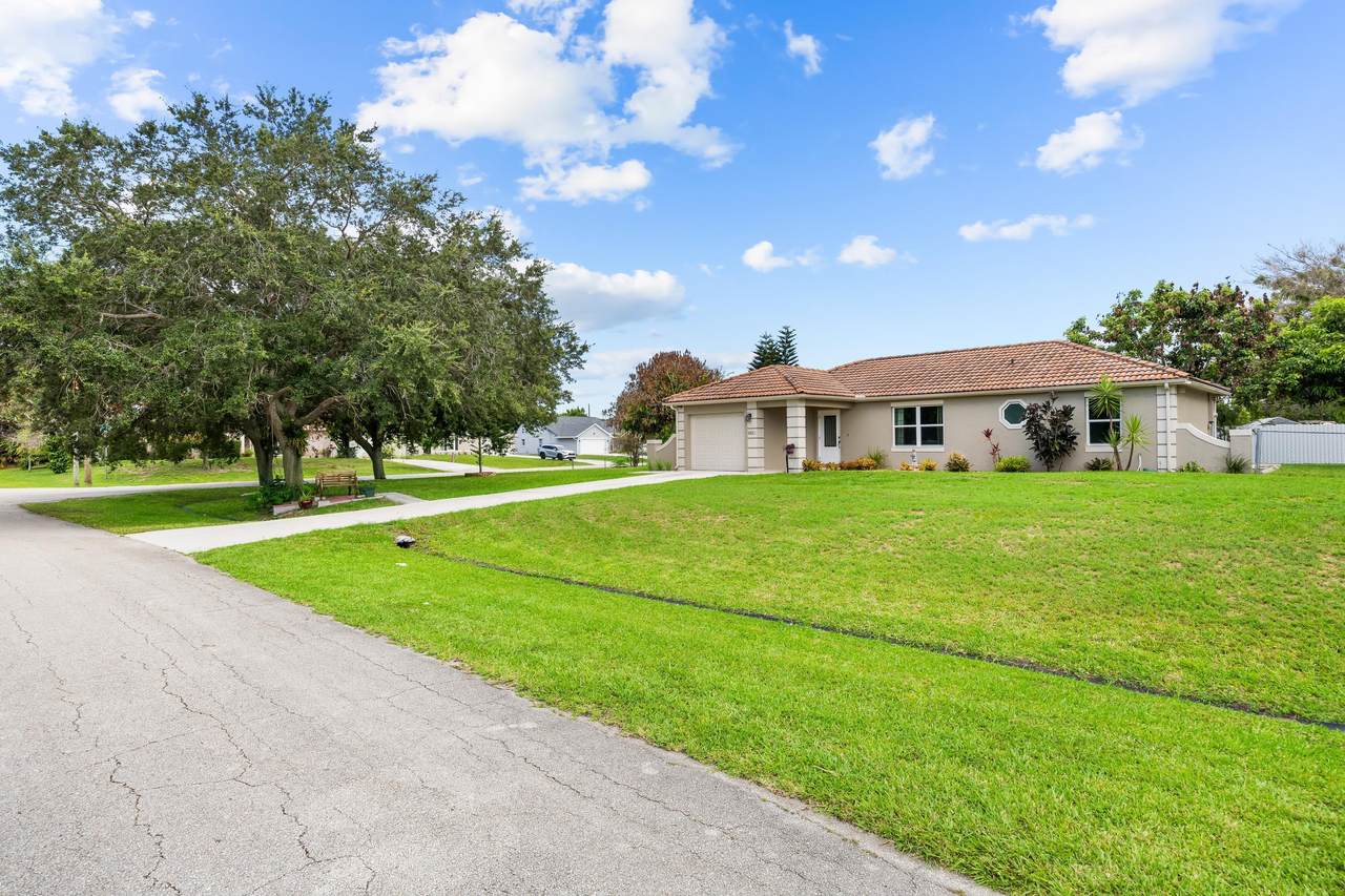 265 Dalton Circle - Photo 1