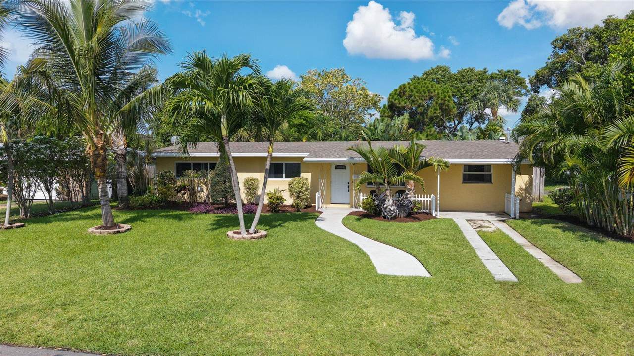 925 25th Avenue - Photo 1