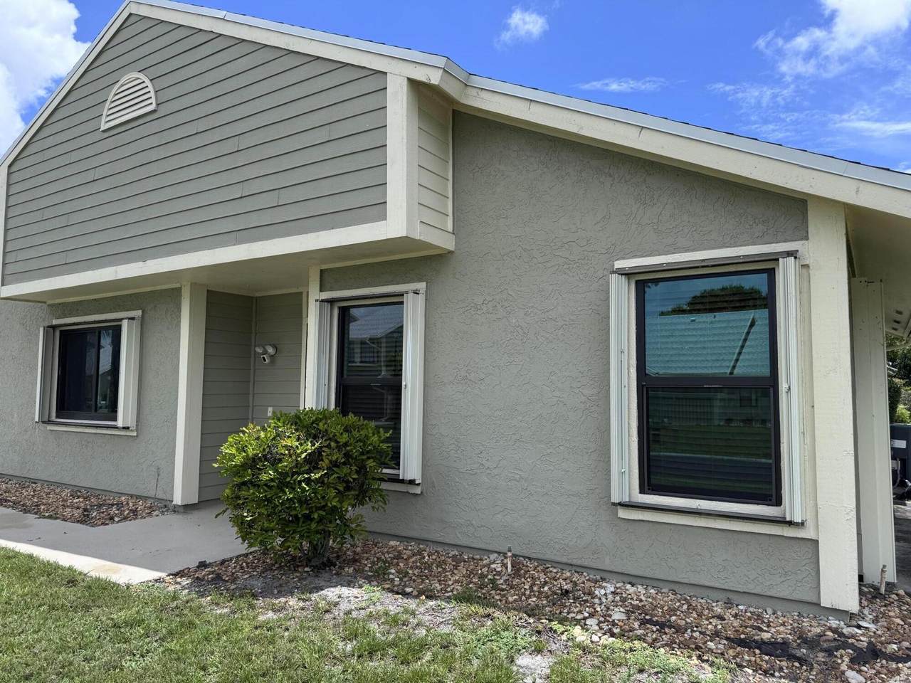 1428 Colchester Circle - Photo 1