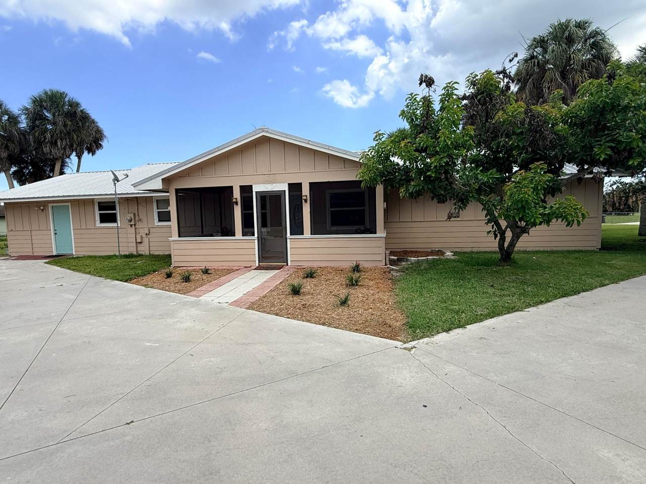 13605 144th Parkway - Photo 1
