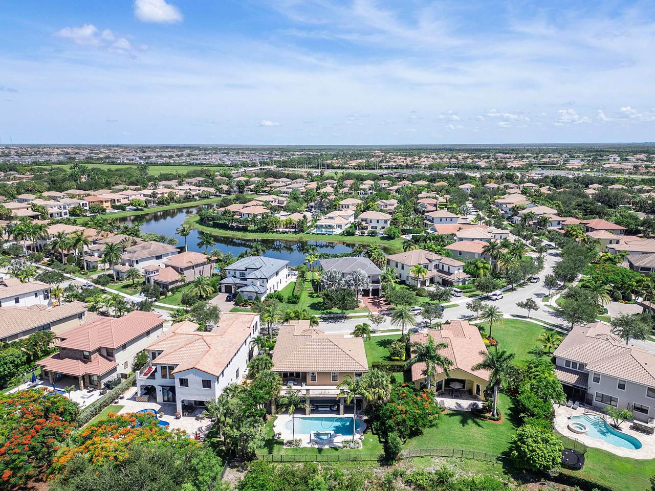 https://bt-photos.global.ssl.fastly.net/beaches/1280_boomver_1_B26048250-2.jpg