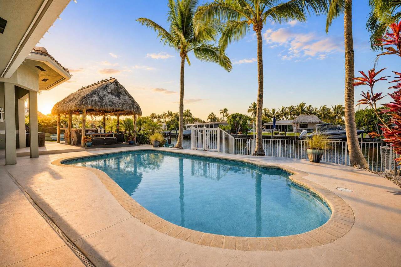 https://bt-photos.global.ssl.fastly.net/beaches/1280_boomver_1_B26048304-2.jpg