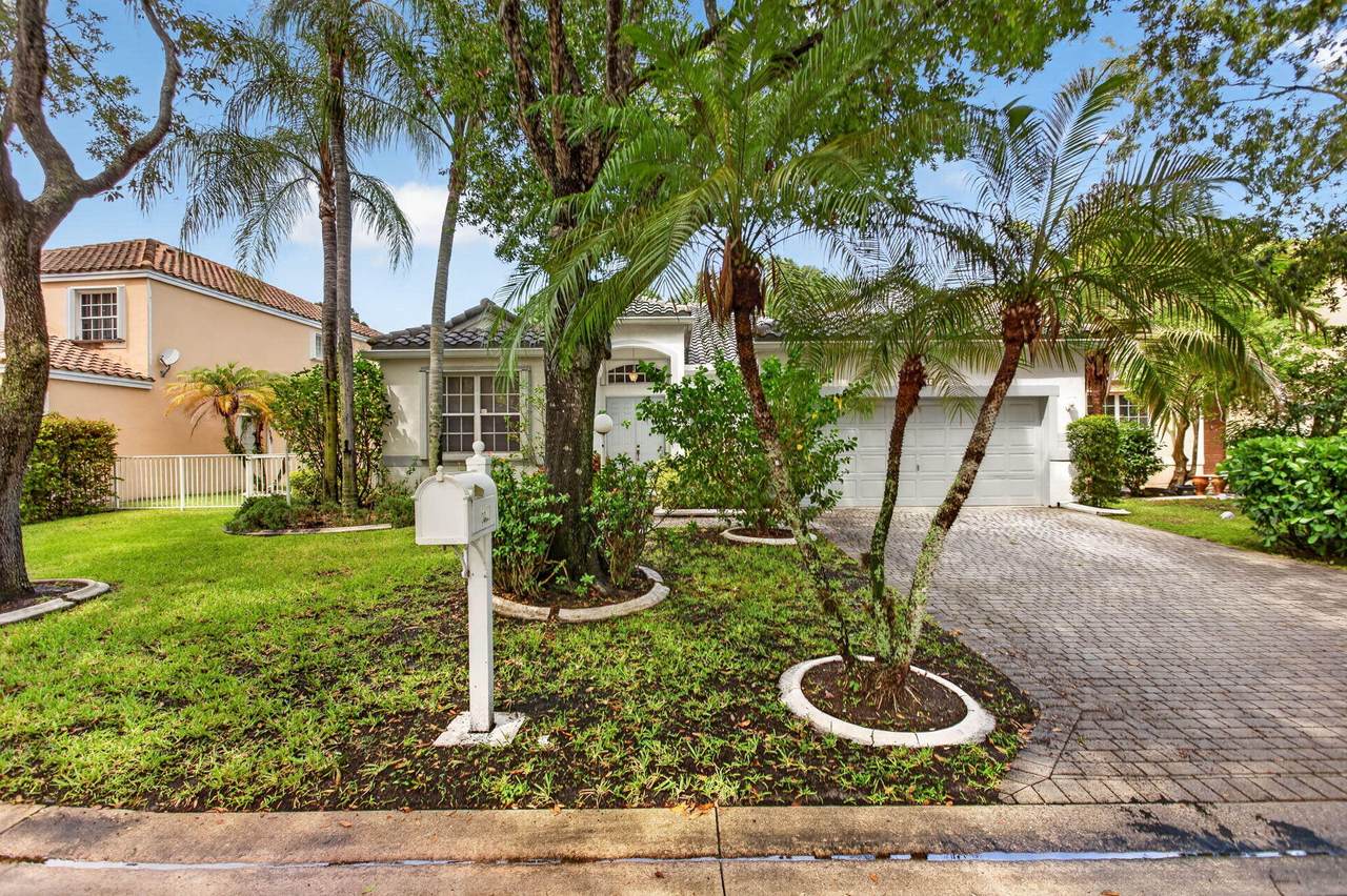 6621 78th Drive - Photo 1
