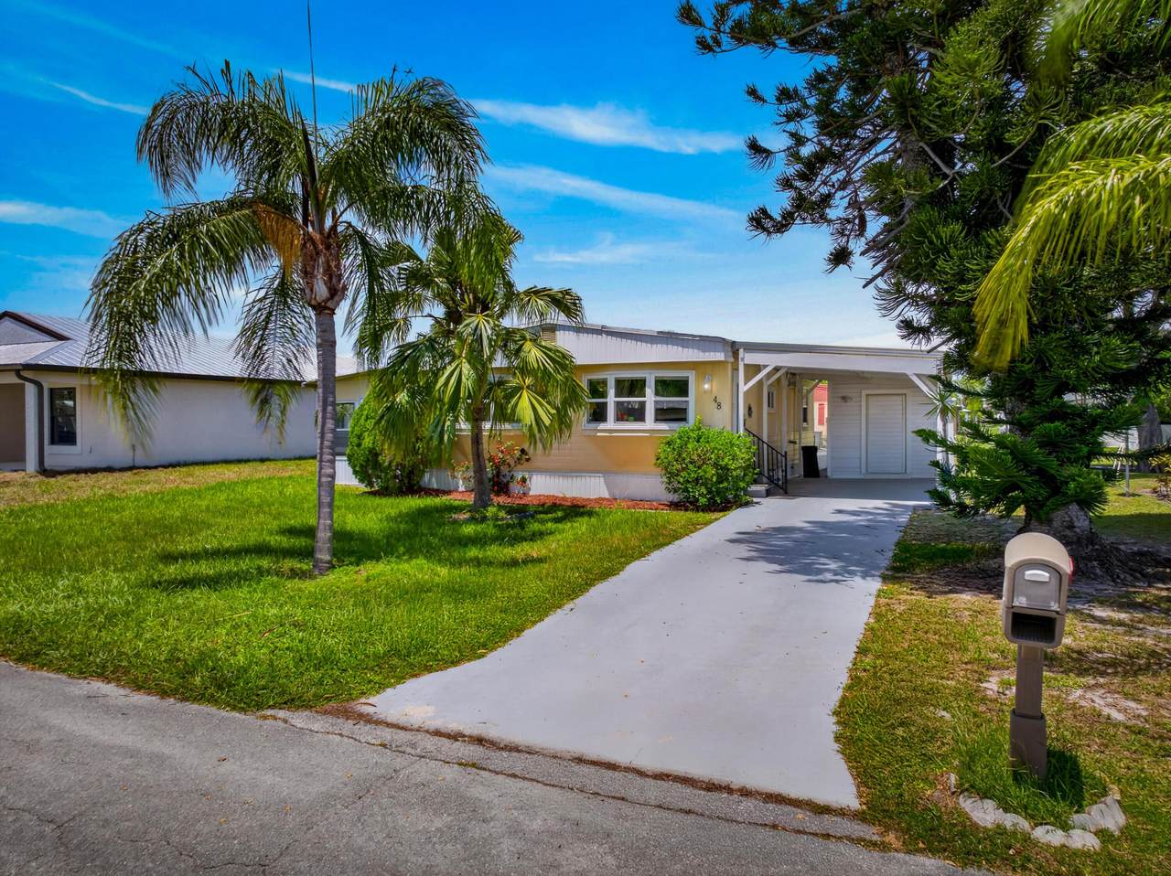 48 Florida Way - Photo 1