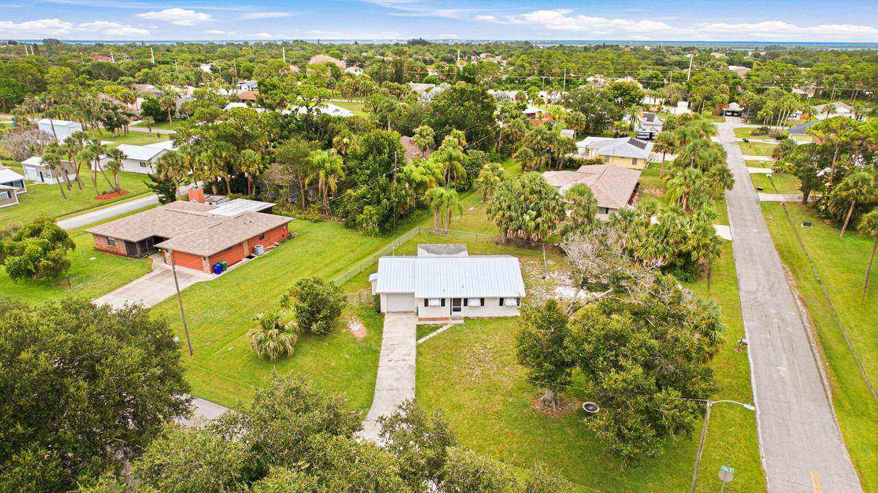 273 Easy Street - Photo 1