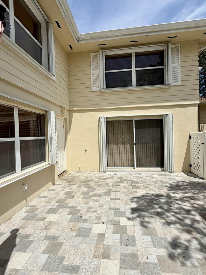 https://bt-photos.global.ssl.fastly.net/beaches/1280_boomver_1_B26048607-2.jpg