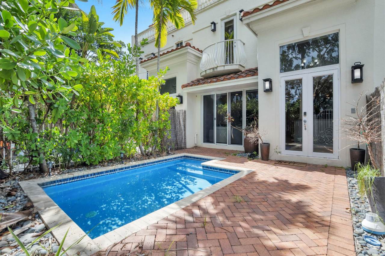 1362 Bayview Drive - Photo 1