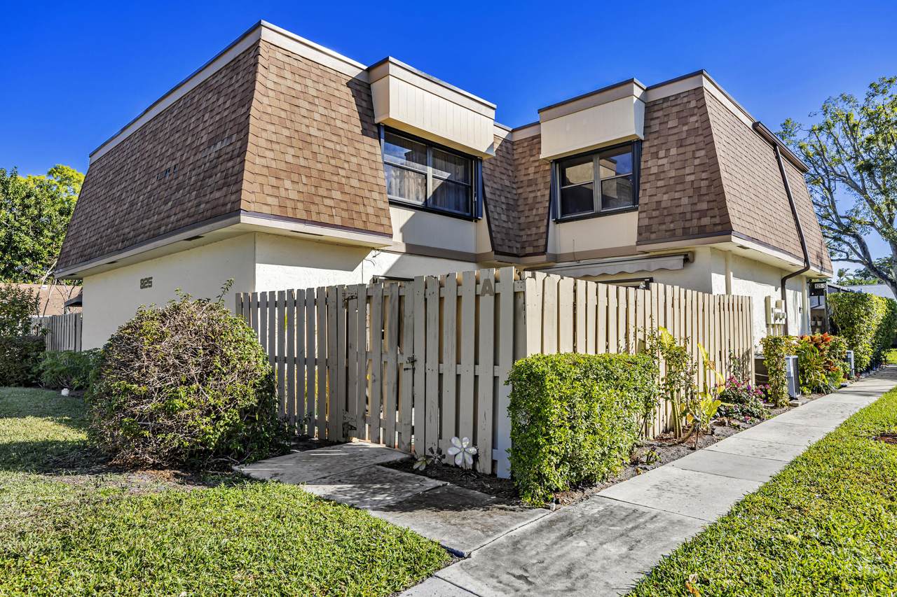 825 30th Avenue - Photo 1