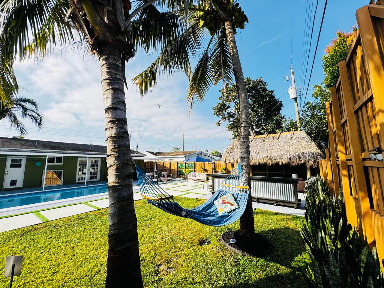https://bt-photos.global.ssl.fastly.net/beaches/1280_boomver_1_B26048652-2.jpg