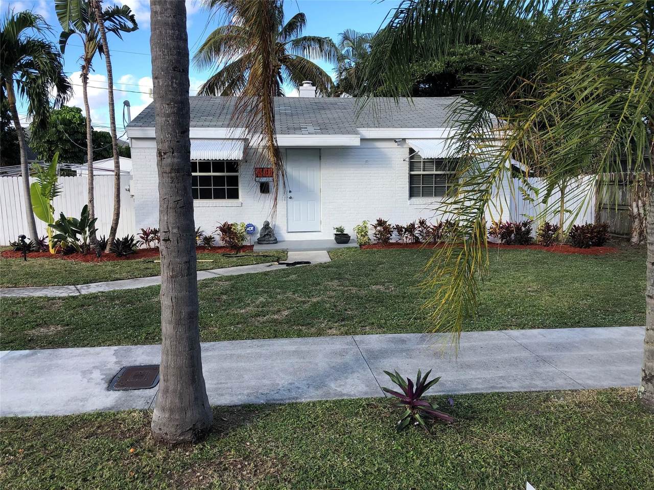 1007 Charles Street - Photo 1