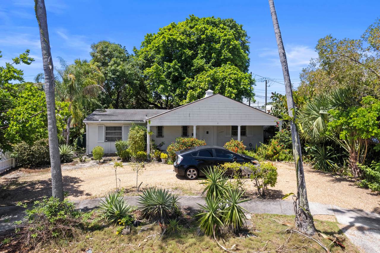 330 Marlborough Place - Photo 1