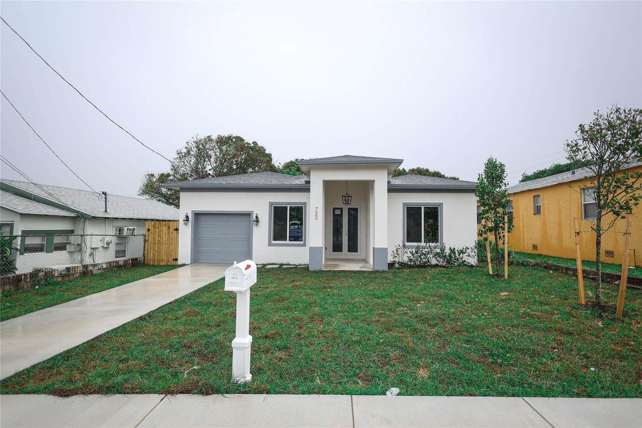 732 19th Street - Photo 1