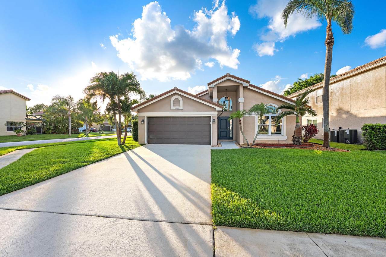 8657 Tourmaline Boulevard - Photo 1