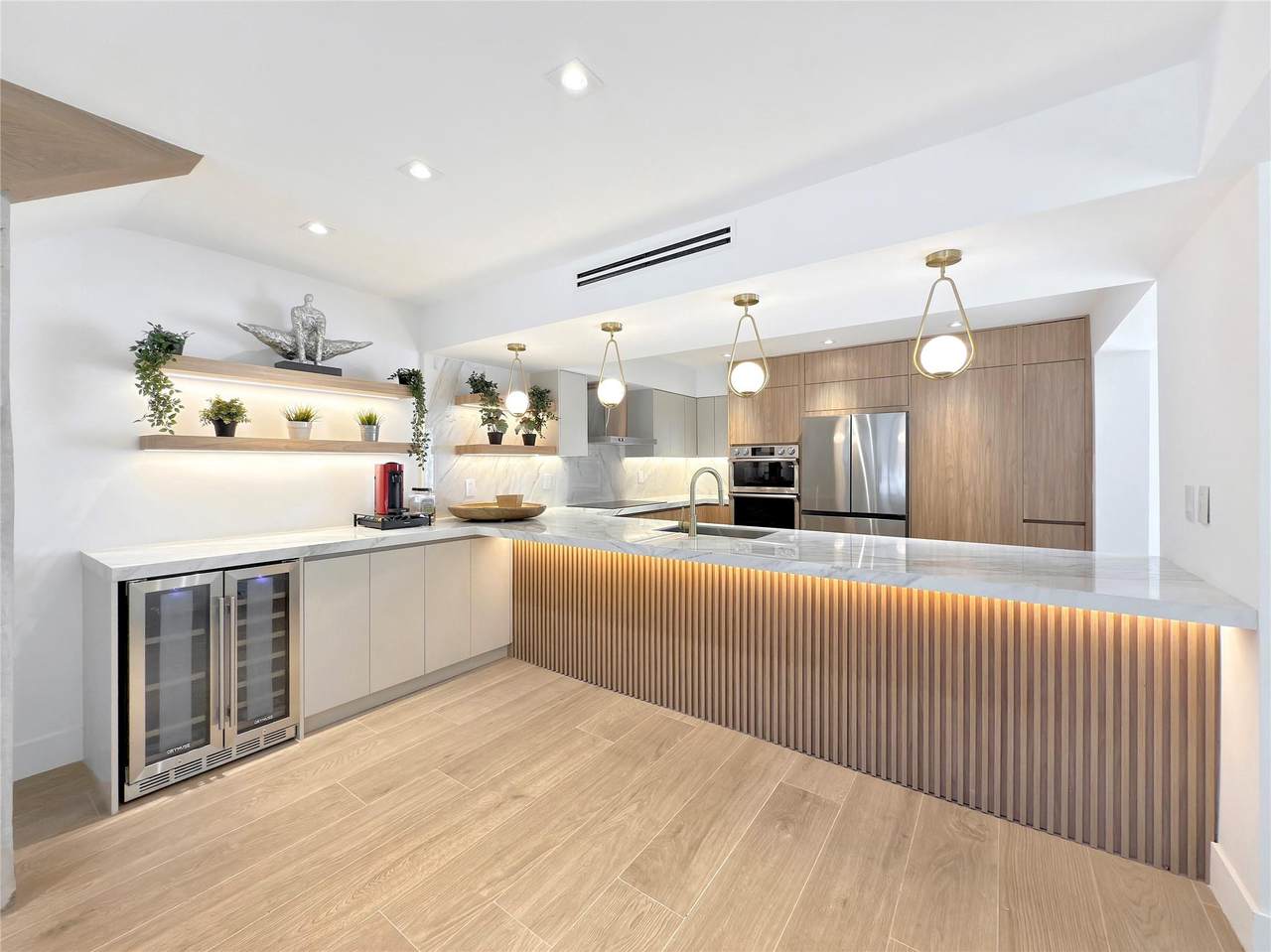729 17th Terrace - Photo 1