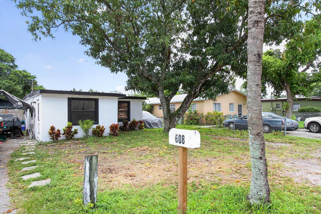 608 15th Avenue - Photo 1