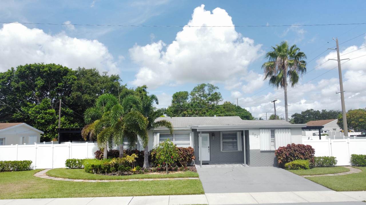 702 1st Street - Photo 1