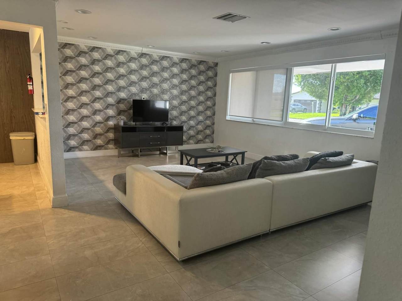 https://bt-photos.global.ssl.fastly.net/beaches/1280_boomver_1_B26049650-2.jpg