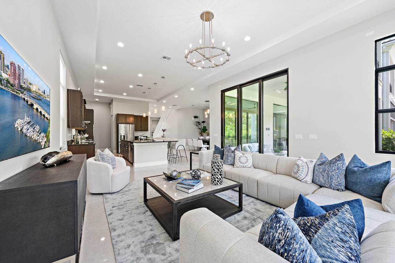 https://bt-photos.global.ssl.fastly.net/beaches/1280_boomver_1_B26049754-2.jpg