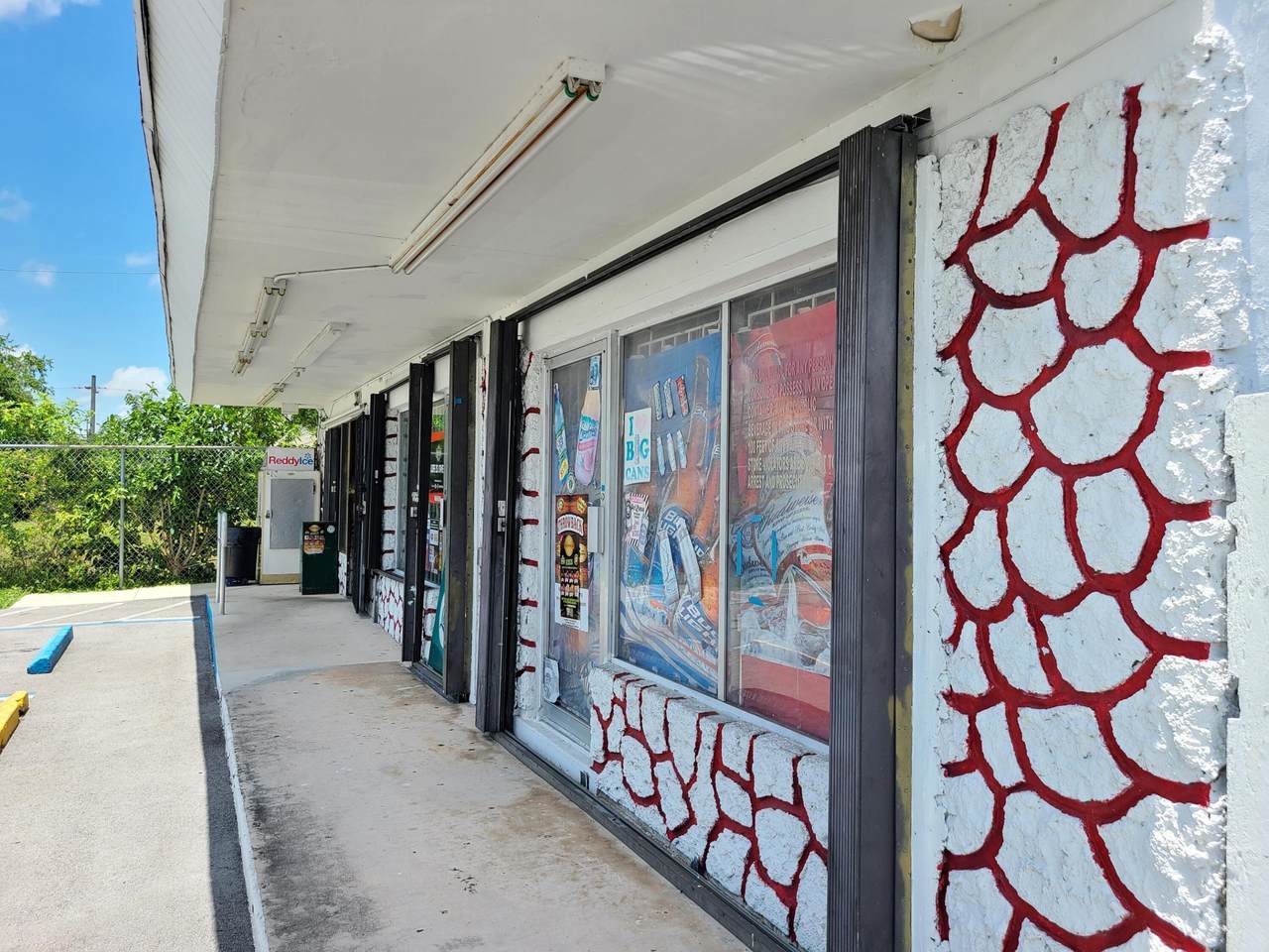 https://bt-photos.global.ssl.fastly.net/beaches/1280_boomver_1_B26049938-2.jpg