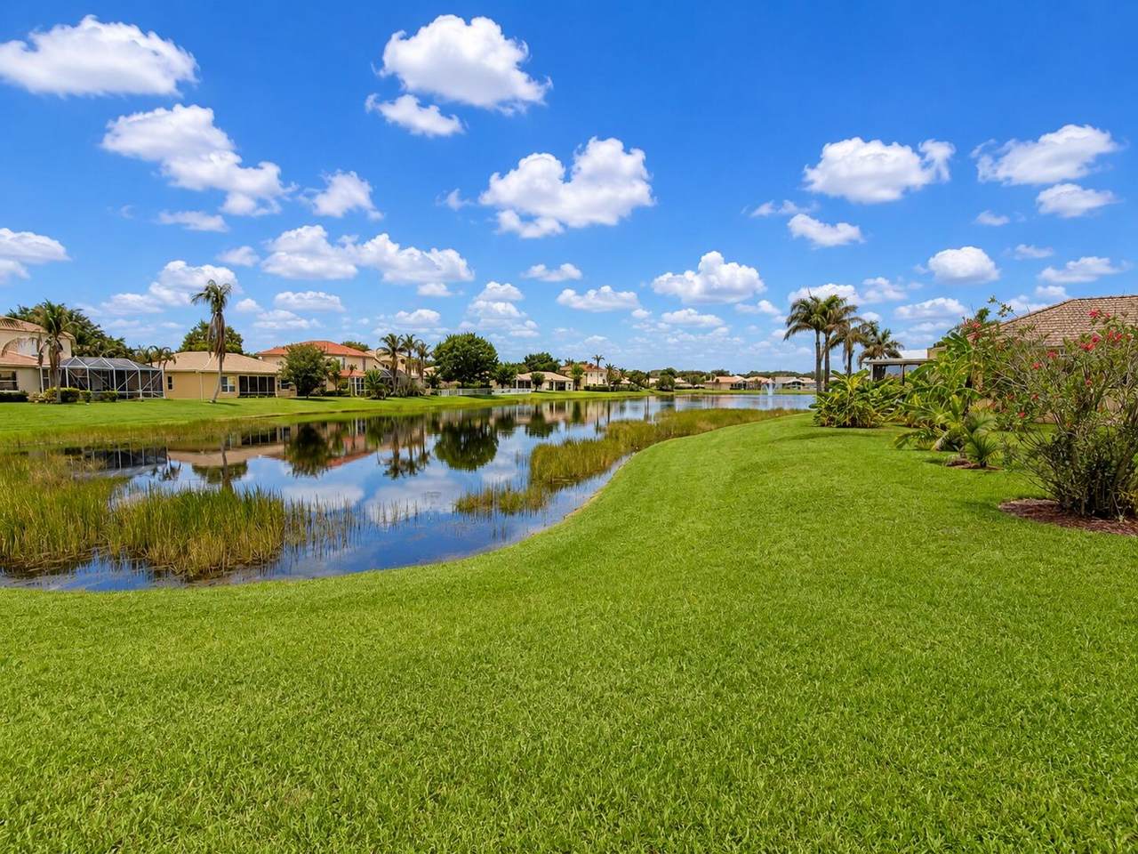 https://bt-photos.global.ssl.fastly.net/beaches/1280_boomver_1_B26050005-2.jpg