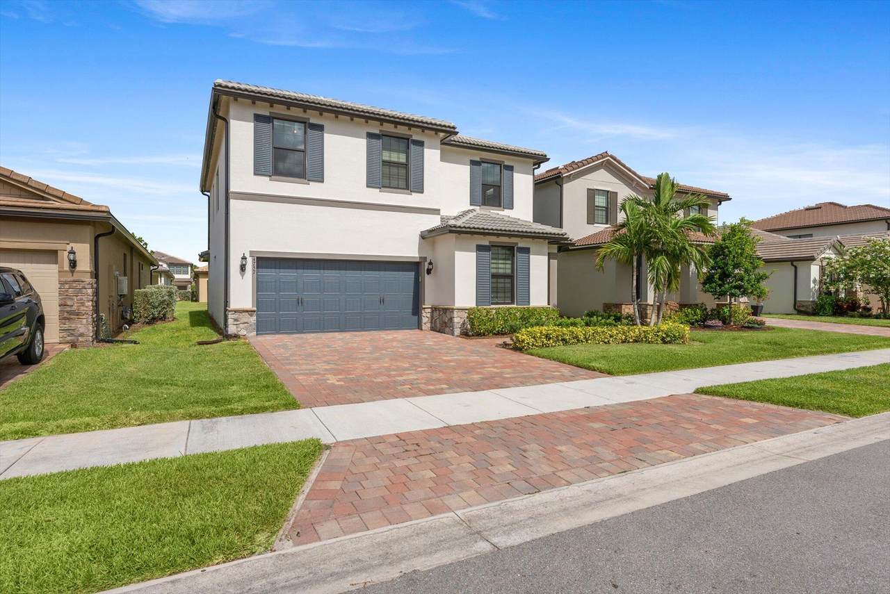 4757 Roldan Court - Photo 1
