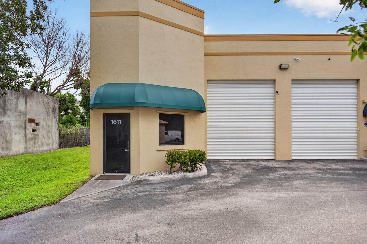 1611 Mcnab Road - Photo 1