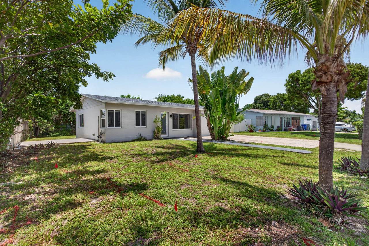 2811 9th Terrace - Photo 1