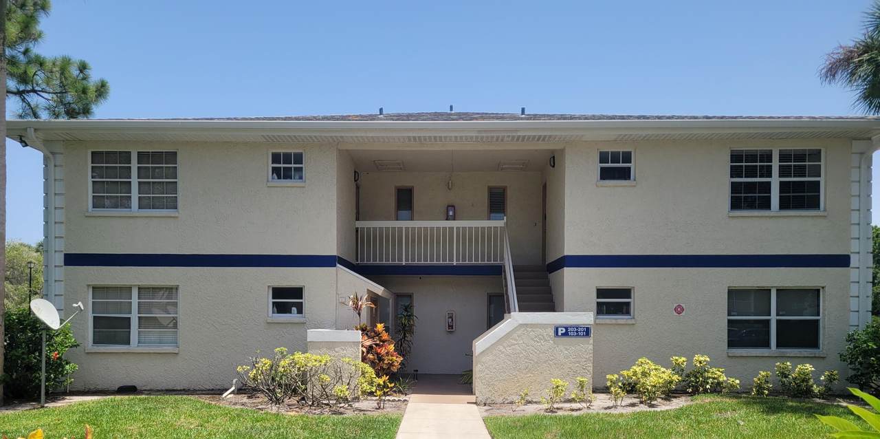 1522 Royal Green Circle - Photo 1