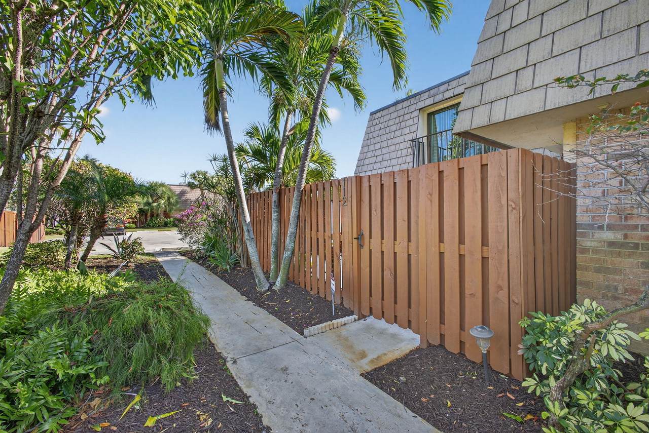 112 Ocean Cove Drive - Photo 1