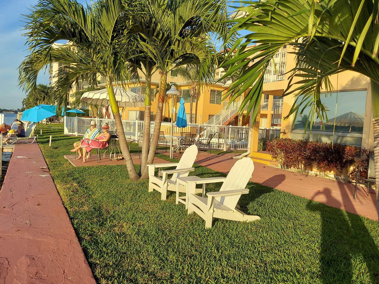 https://bt-photos.global.ssl.fastly.net/beaches/1280_boomver_1_B26053702-2.jpg