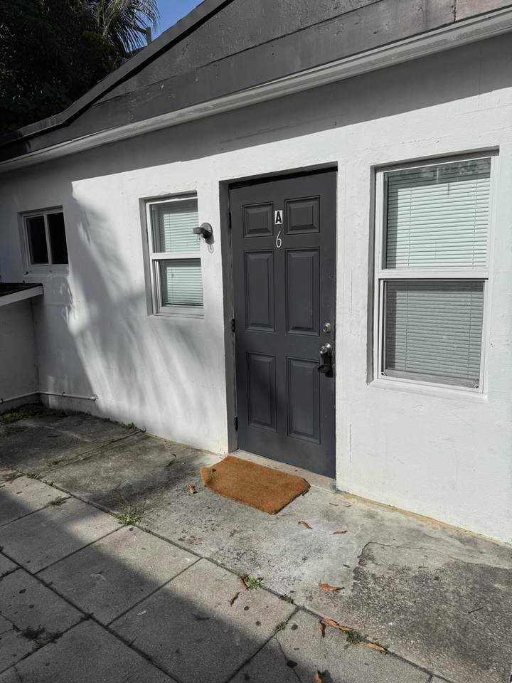 1960 41ST Avenue - Photo 1