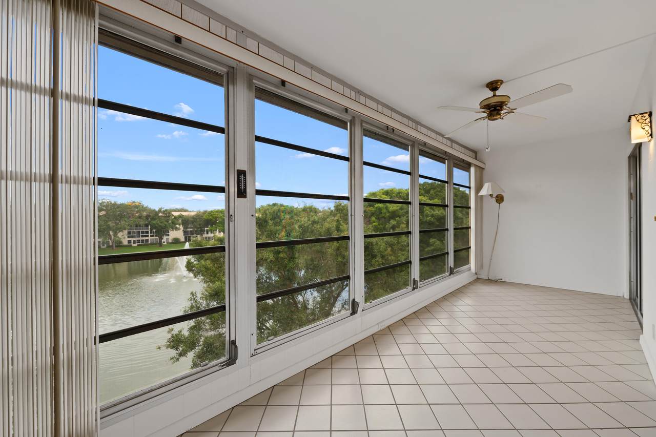 2202 Lucaya Bend - Photo 1