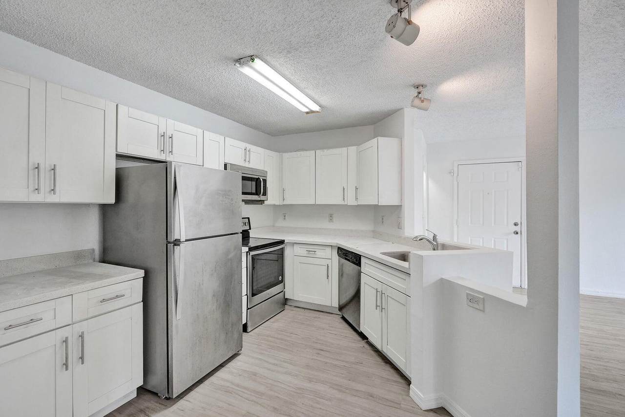 4015 Mcnab Road - Photo 1