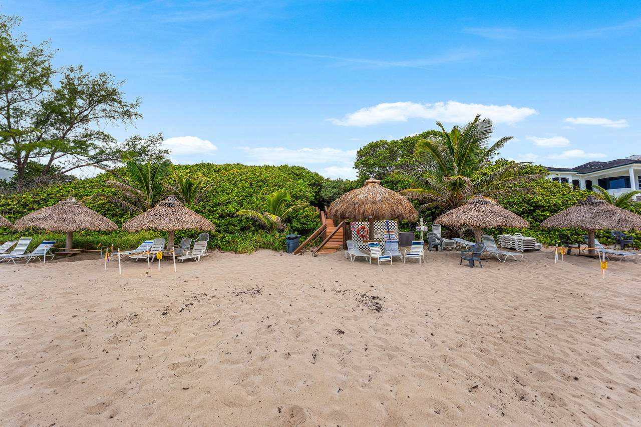 https://bt-photos.global.ssl.fastly.net/beaches/1280_boomver_1_B26054095-2.jpg