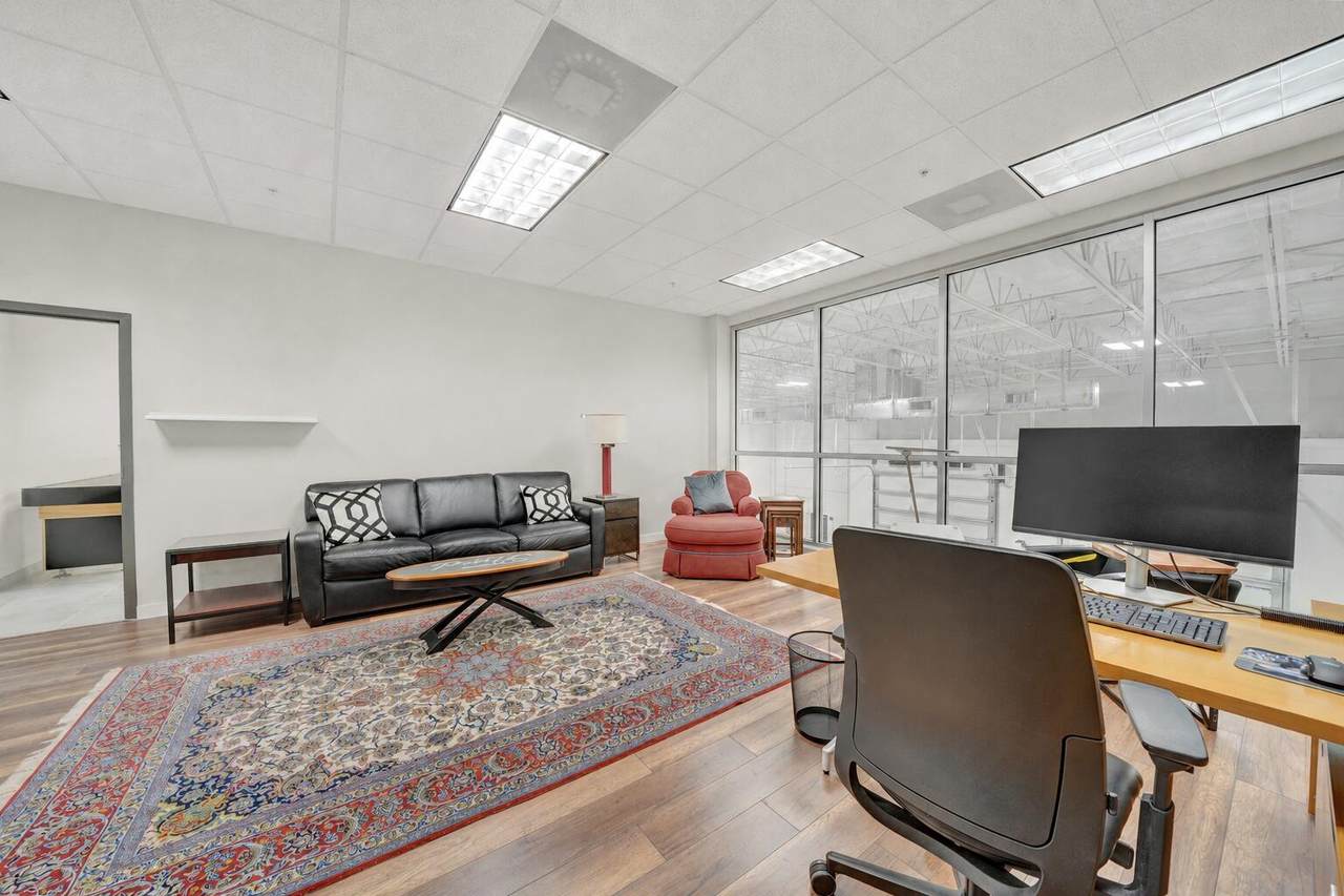 601 Congress Avenue - Photo 1