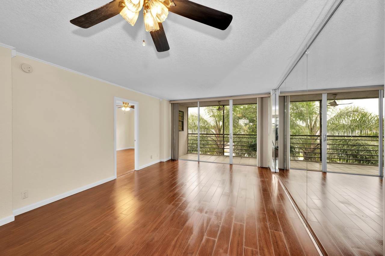 118 Royal Park Drive - Photo 1