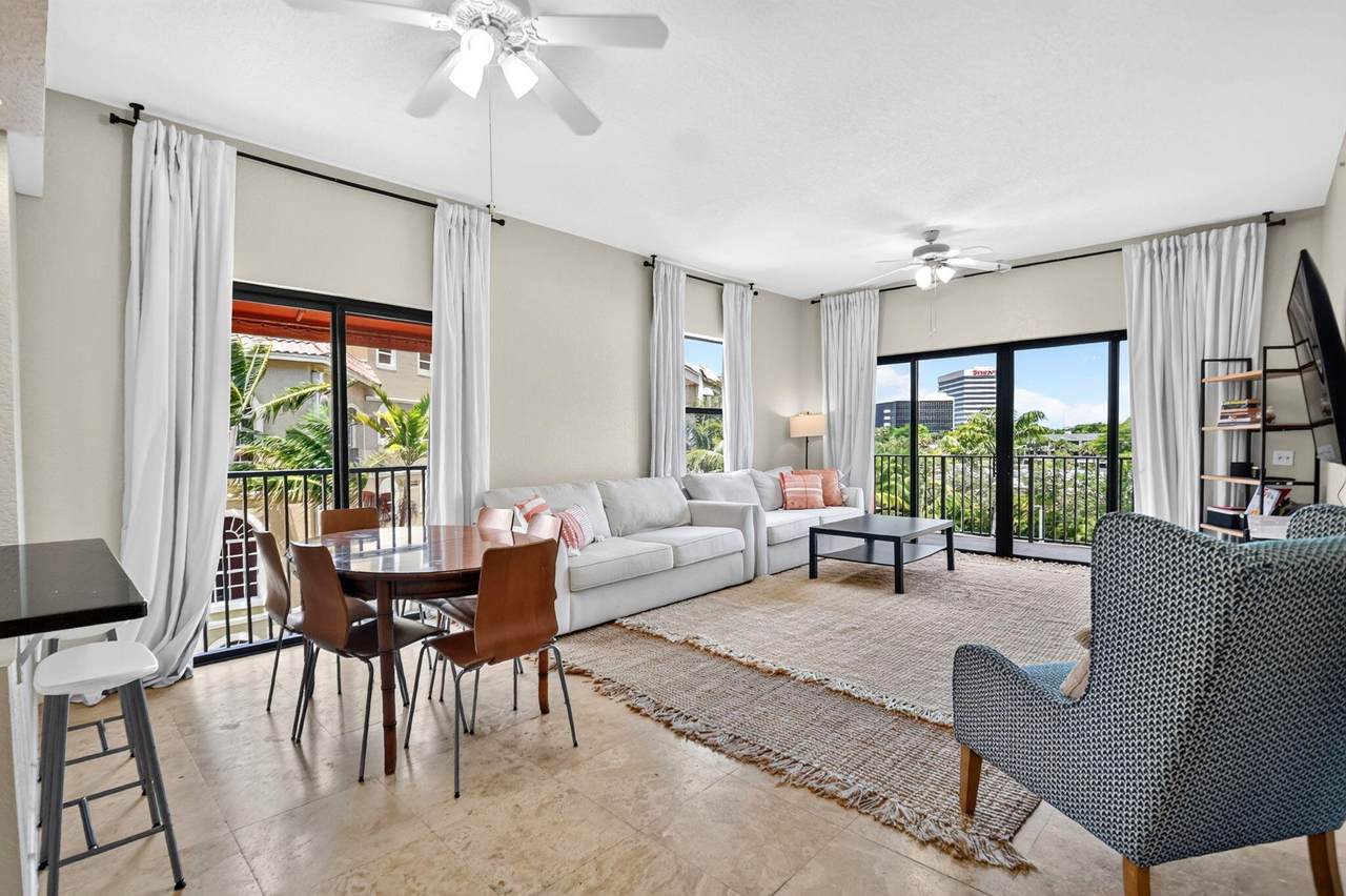 1620 Presidential Way - Photo 1