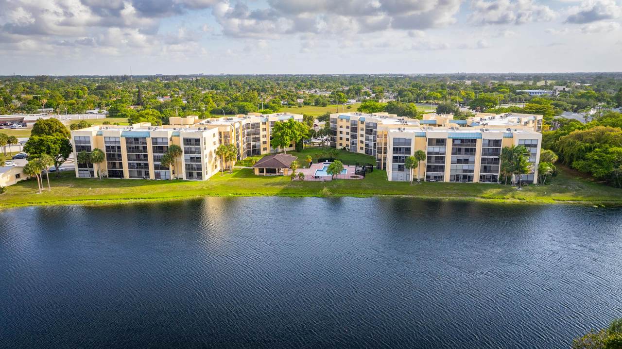 6475 Oakland Park Boulevard - Photo 1