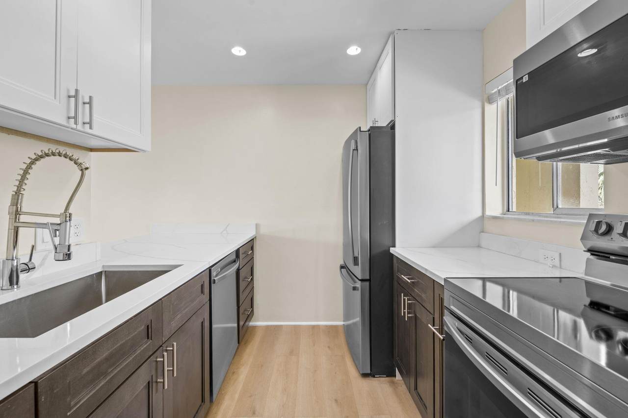 830 9th Street Circle - Photo 1