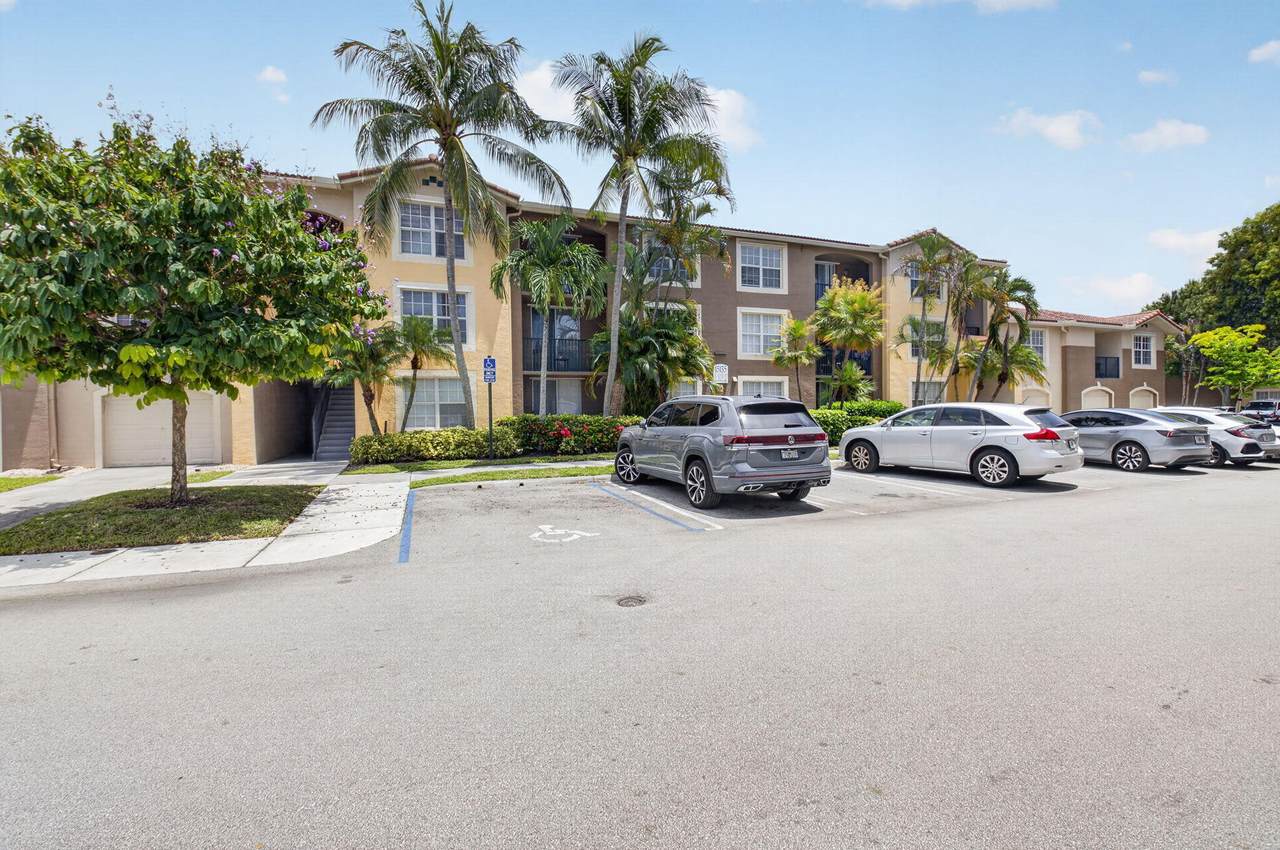 15135 Michelangelo Boulevard - Photo 1