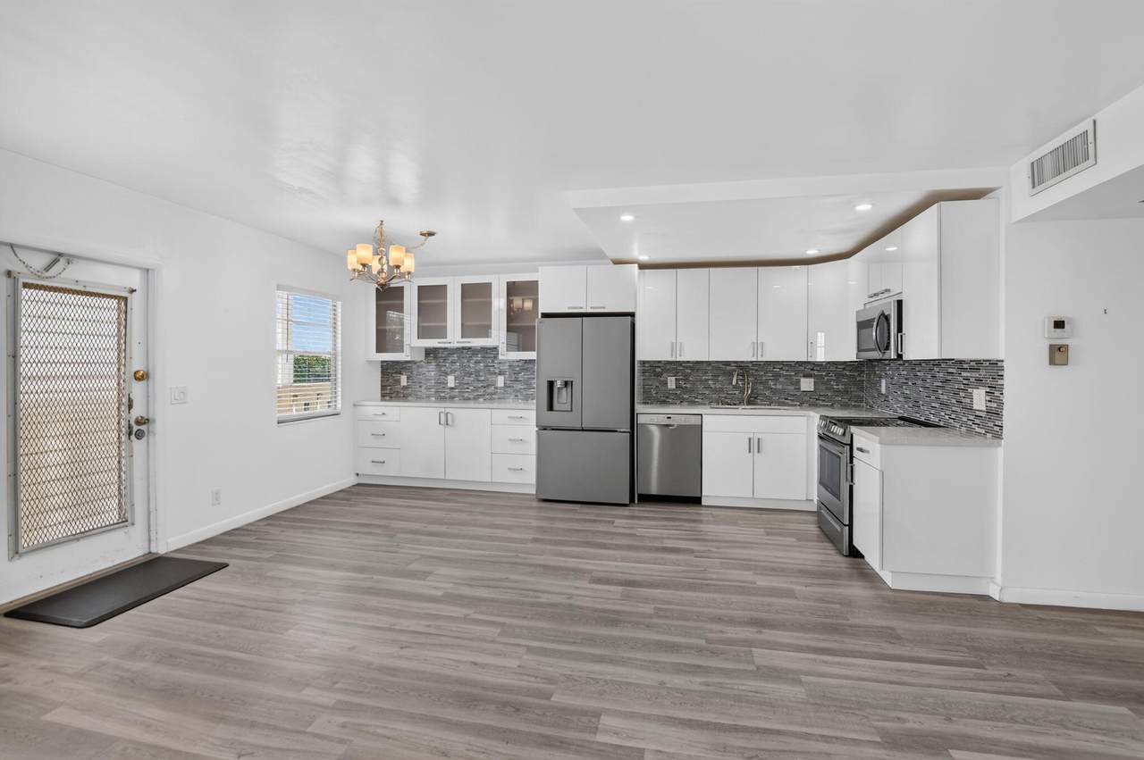 4025 Guildford - Photo 1